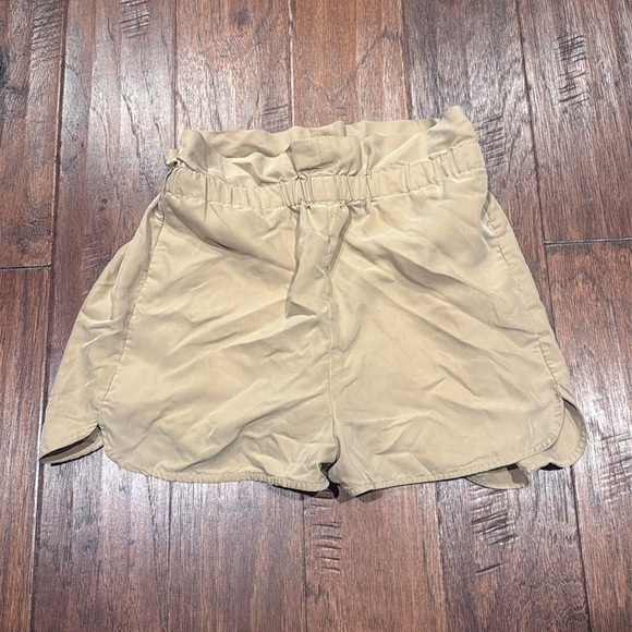 Size Small Express Shortie Women's Beige Comfy Shorts - Picture 6 of 8